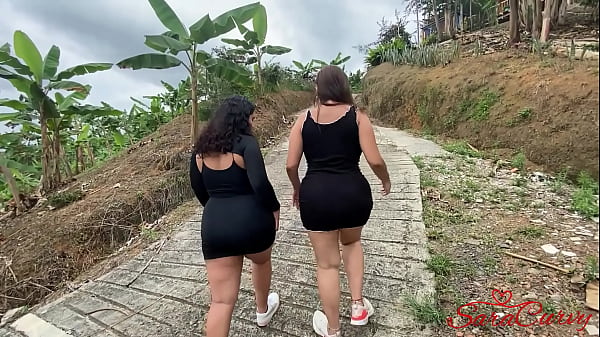 MI Hijastra Y Yo Nos Desnudamos En La Finca Del Vecino